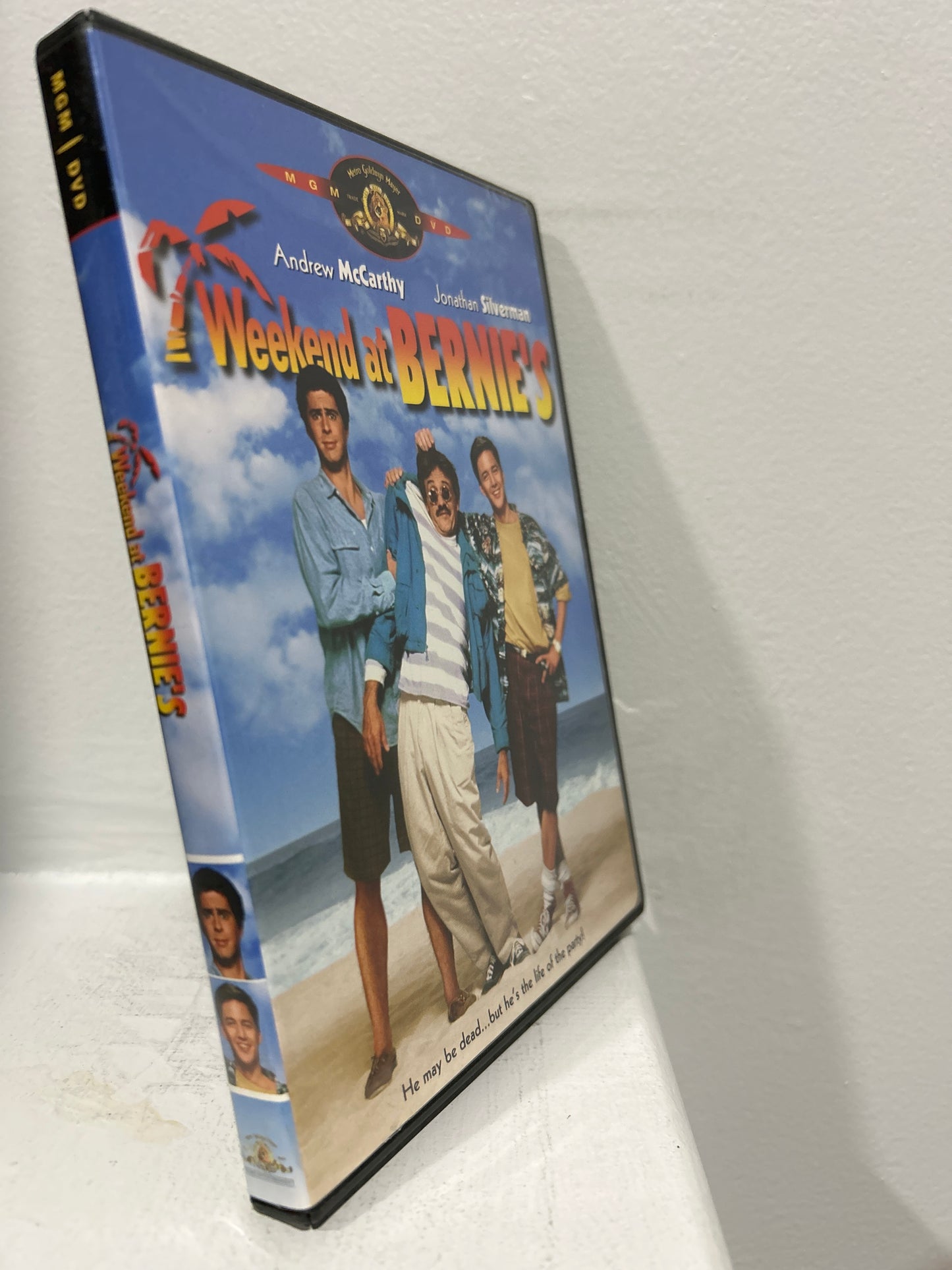 Weekend at Bernie's (1989)