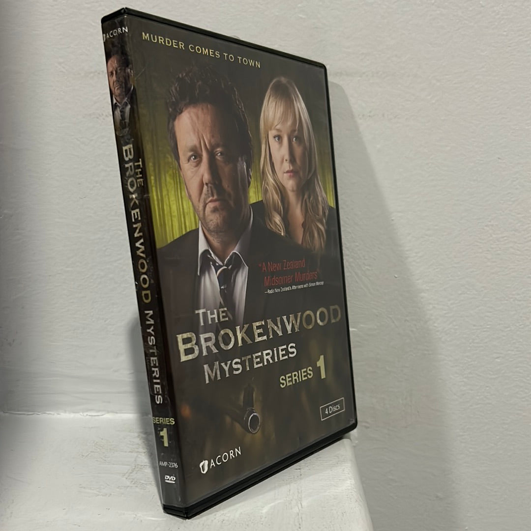 The Brokenwood Mysteries: TV Series (2014-    ): SERIES 1