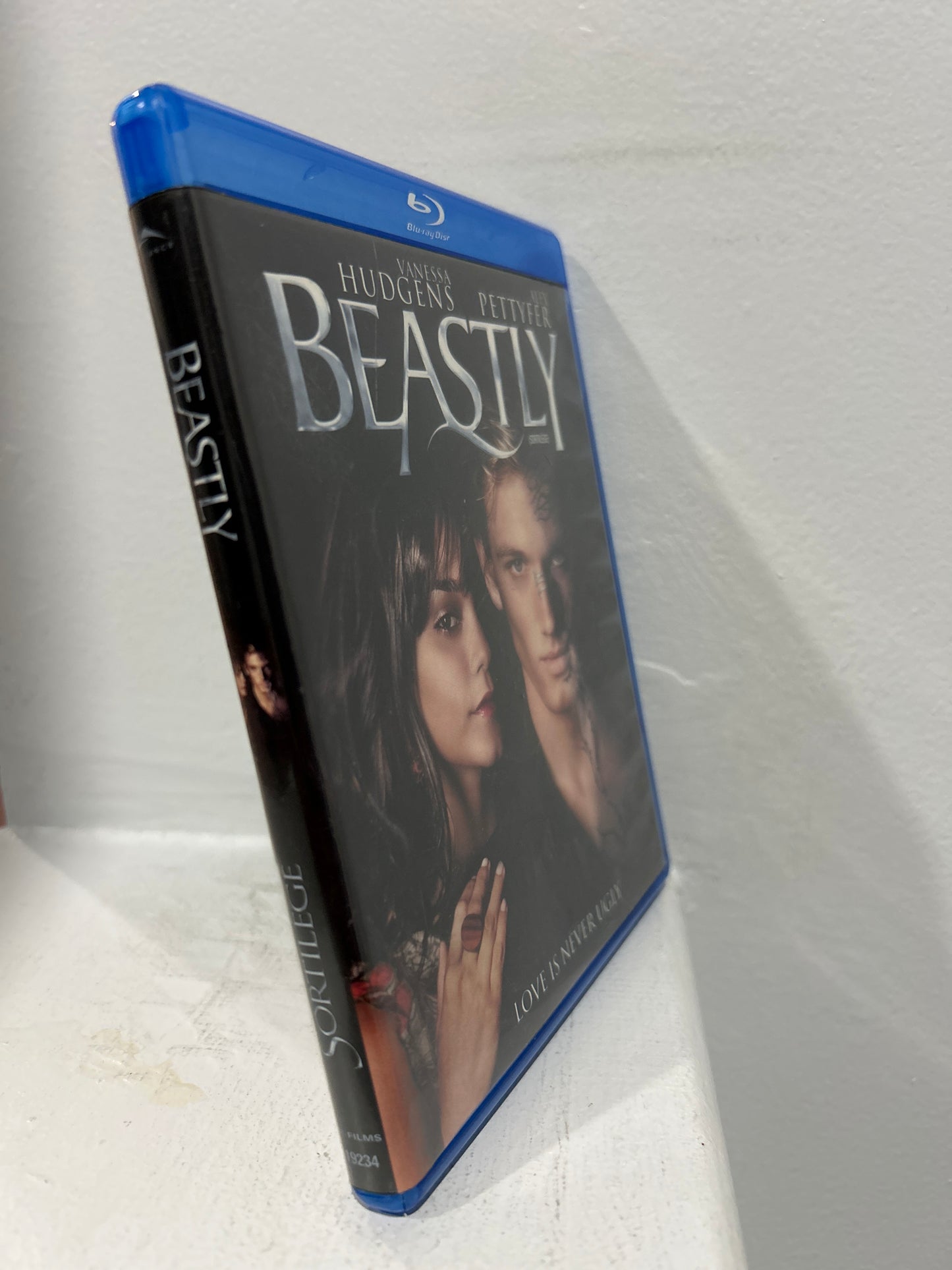 Beastly (2011)