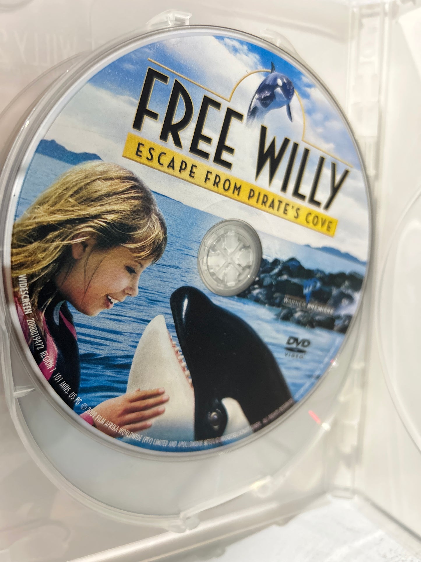 Free Willy (1993) & Free Willy 2: The Adventure Home (1995) & Free Willy 3: The Rescue (1997) & Free Willy: Escape from Pirate's Cove (2010)