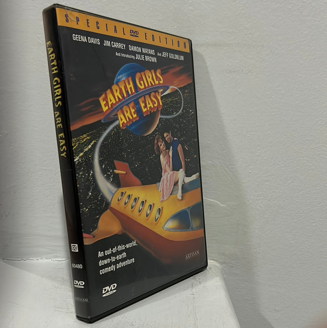 Earth Girls Are Easy (1988)
