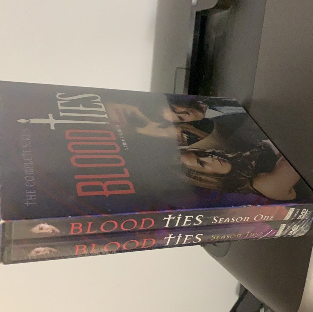 Blood Ties: TV Series (2007) - The Complete Series