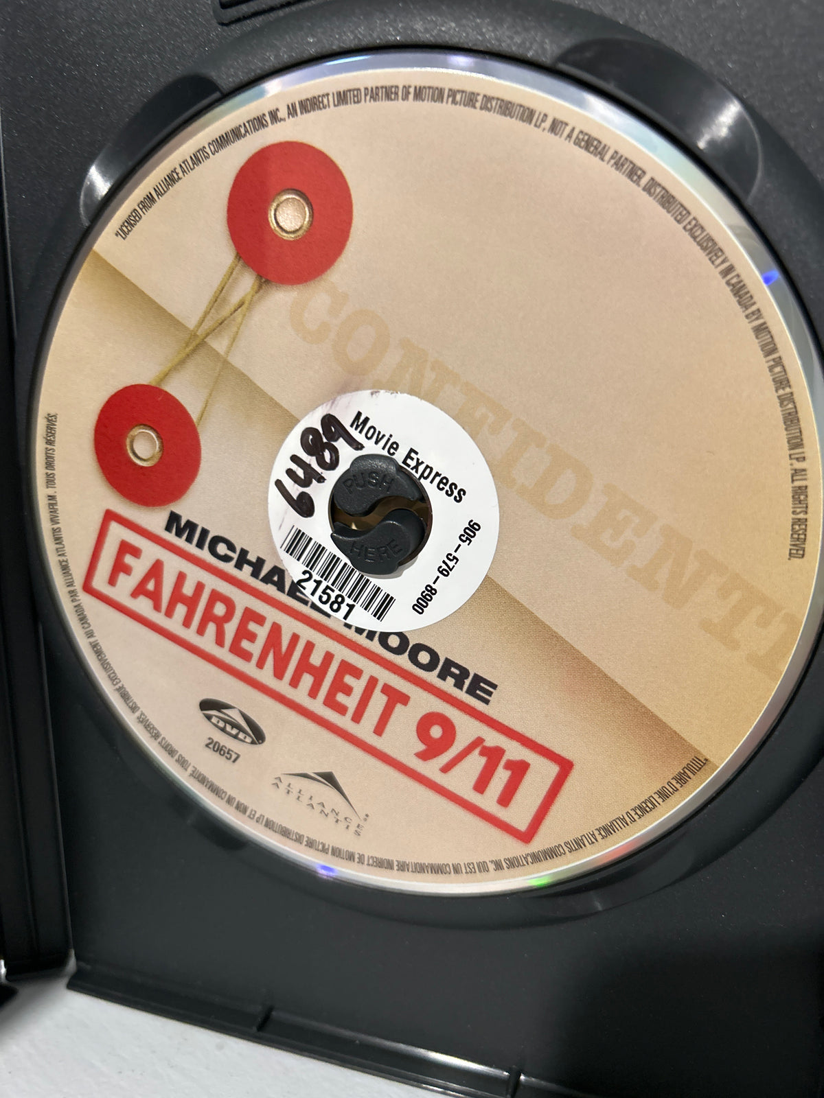 Fahrenheit 9/11 (2004)