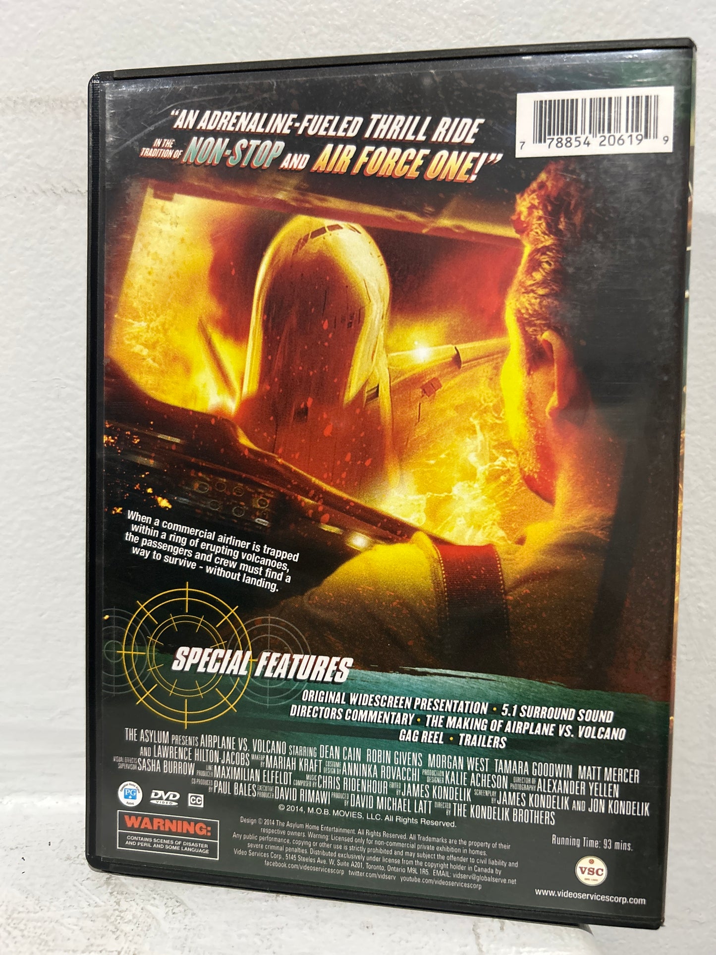 Airplane vs. Volcano (2014)