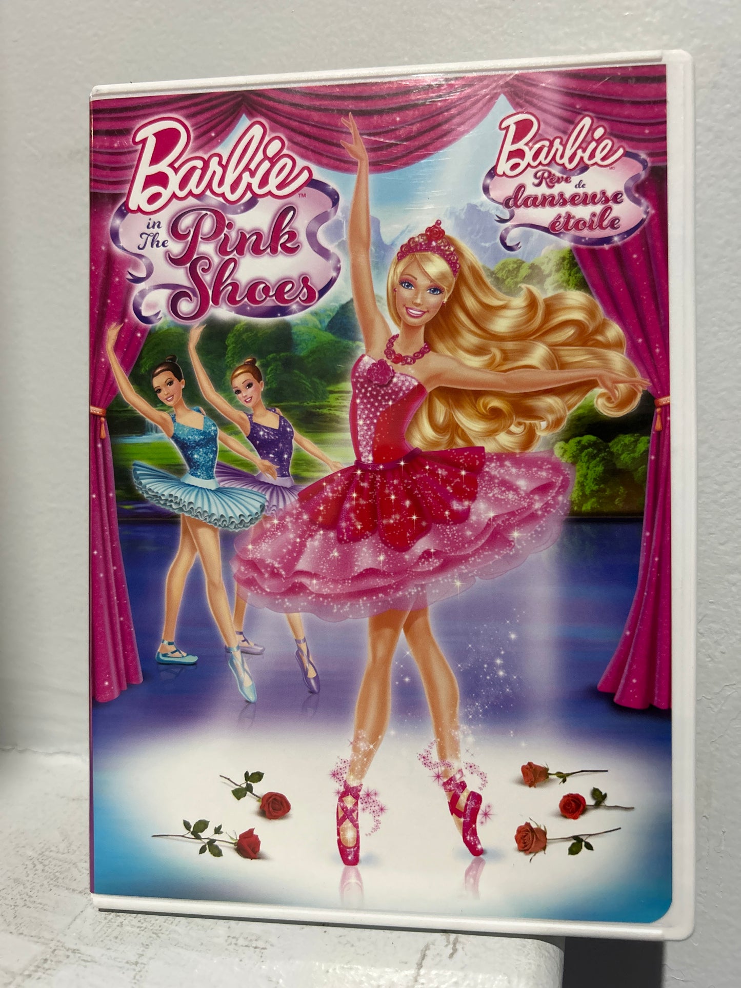 Barbie: in the Pink Shoes (2013)