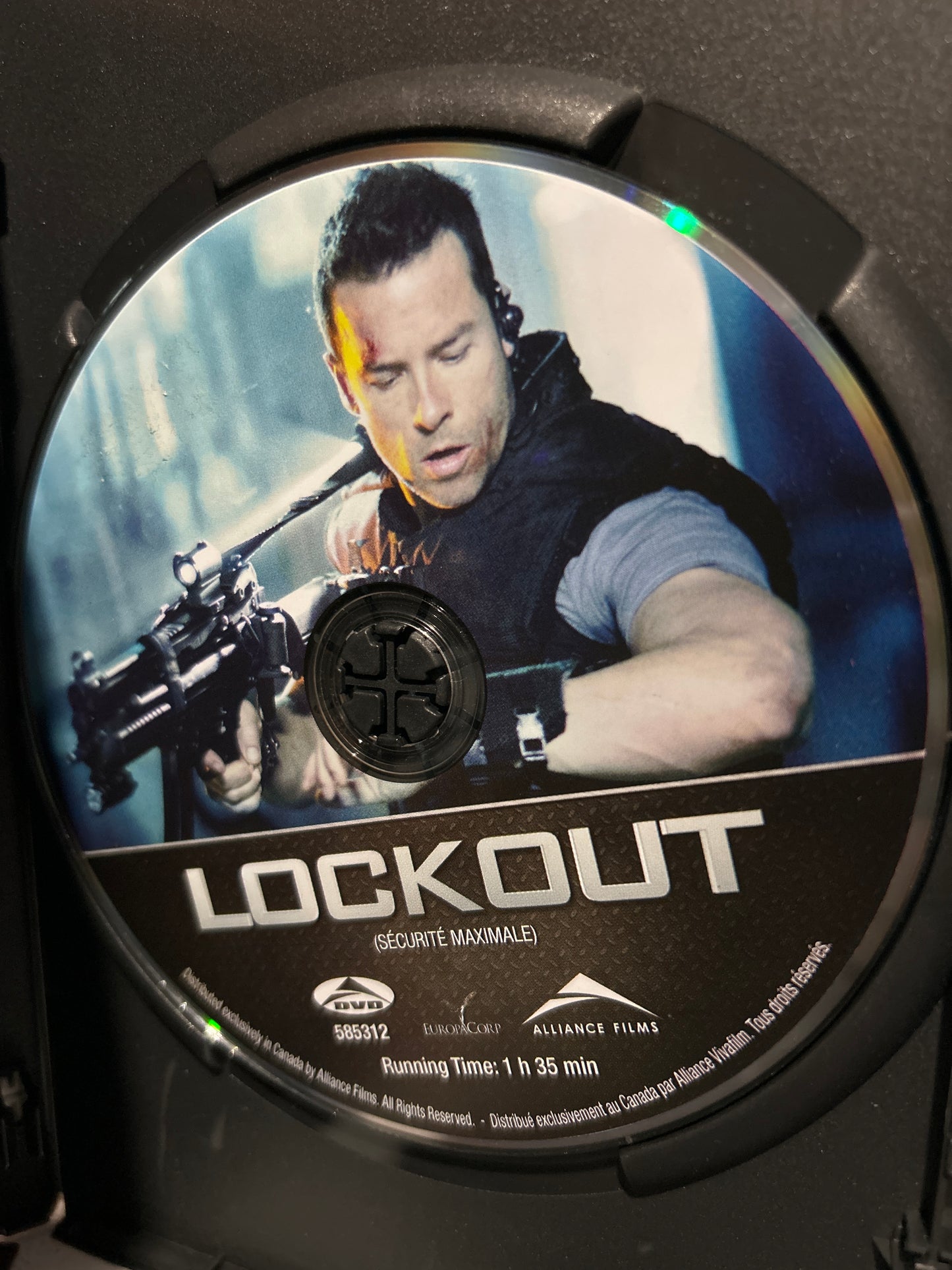 Lockout (2012)